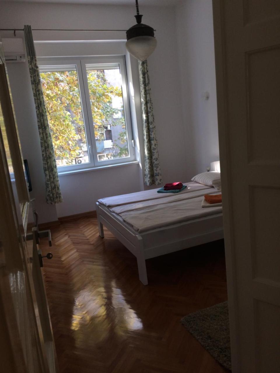 Cricket Park Hostel Beograd Eksteriør billede