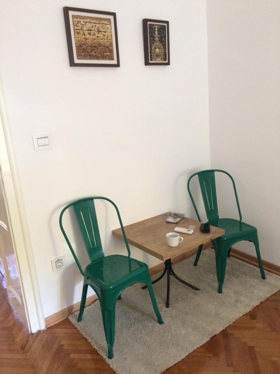 Cricket Park Hostel Beograd Eksteriør billede