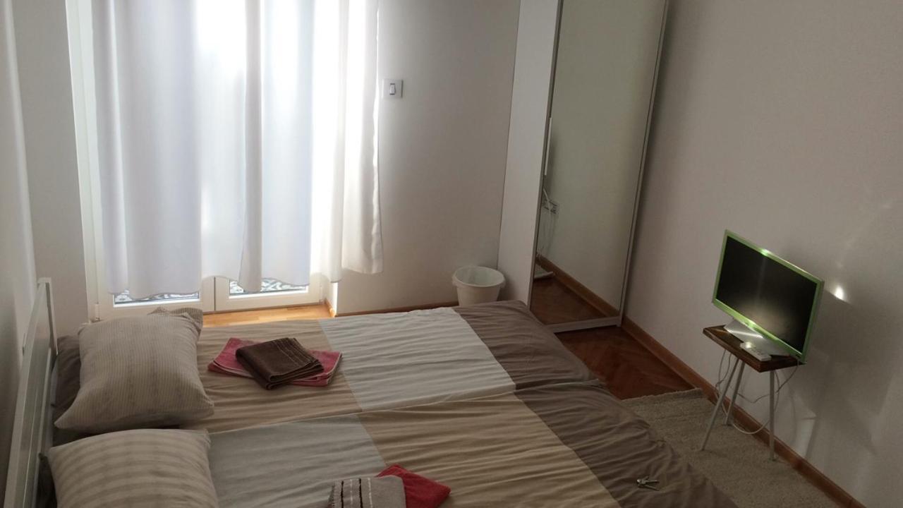Cricket Park Hostel Beograd Eksteriør billede