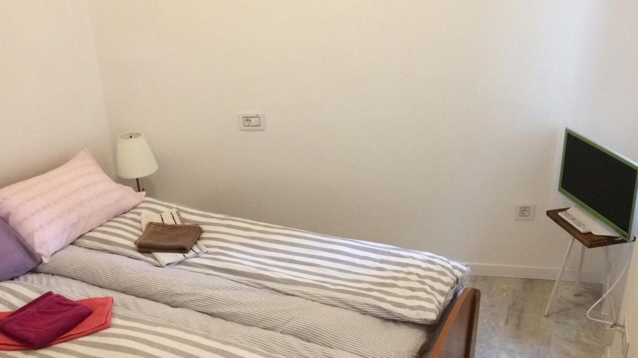 Cricket Park Hostel Beograd Eksteriør billede