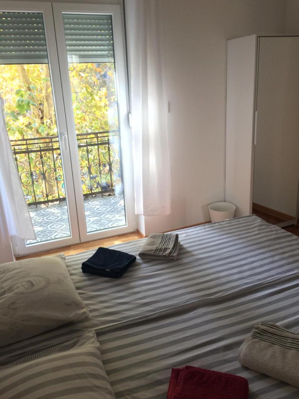 Cricket Park Hostel Beograd Eksteriør billede